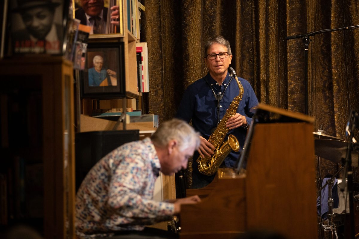 Eric Scheide performing