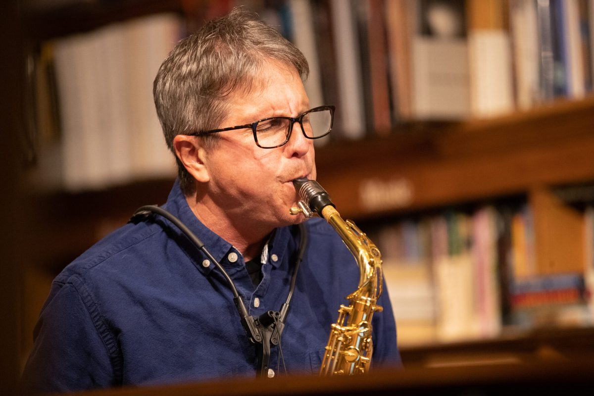 Eric Scheide performing