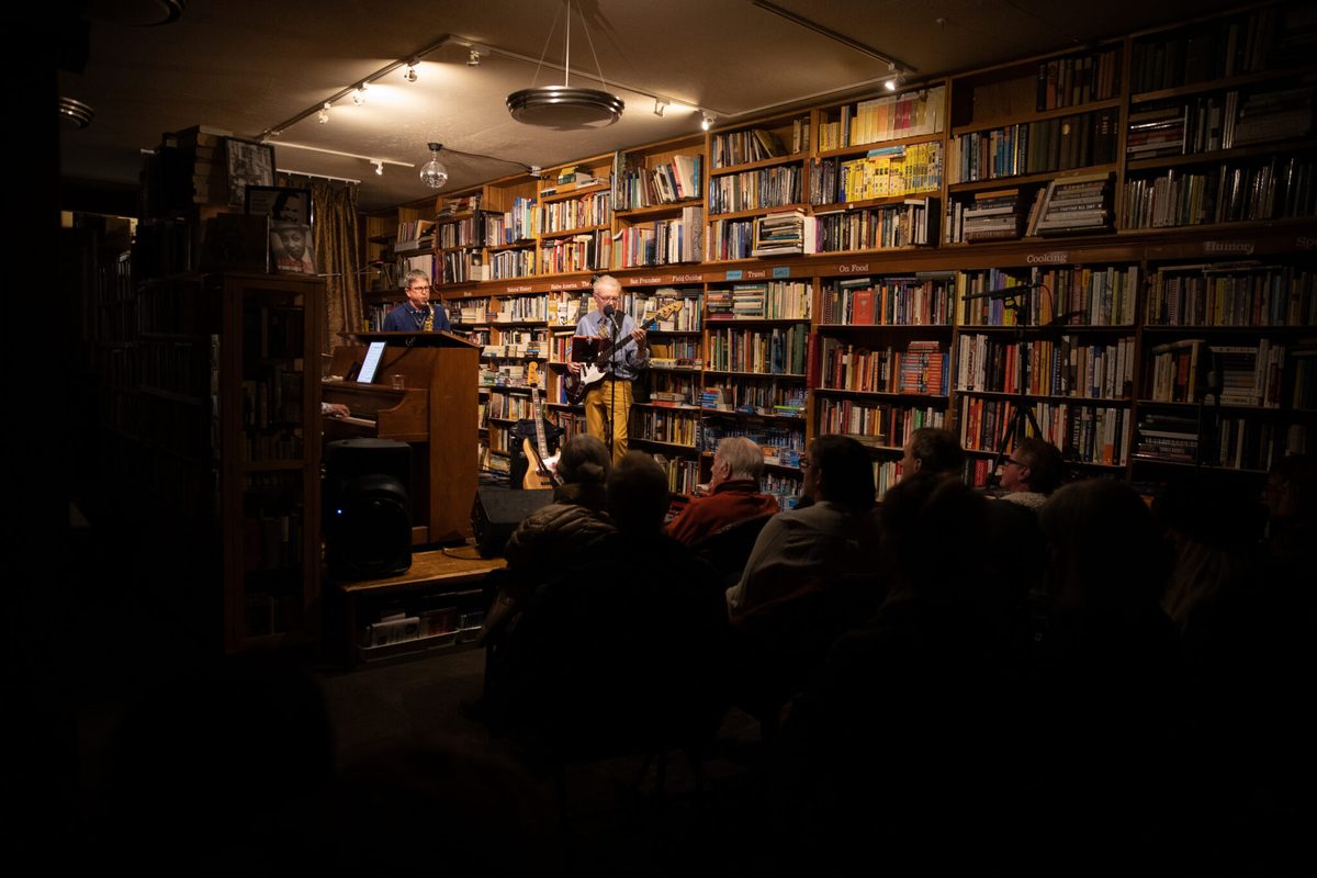 Eric Scheide performing