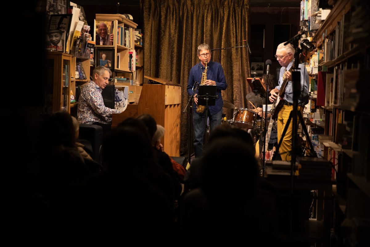 Eric Scheide performing